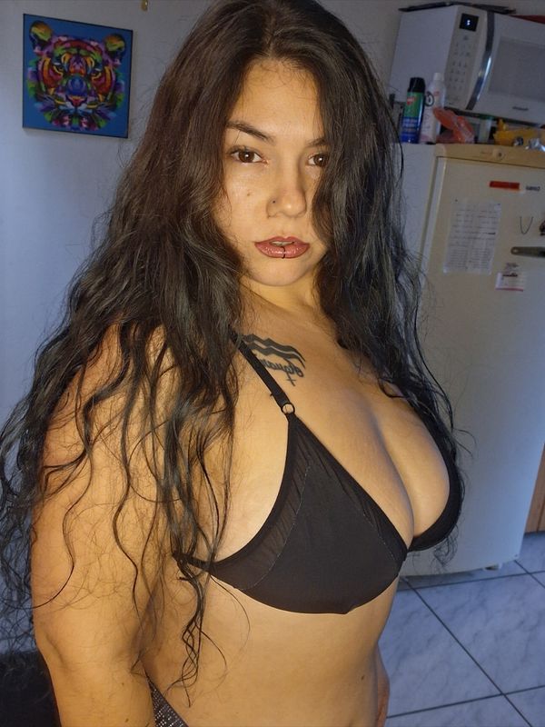 Valery - escort en Piriápolis